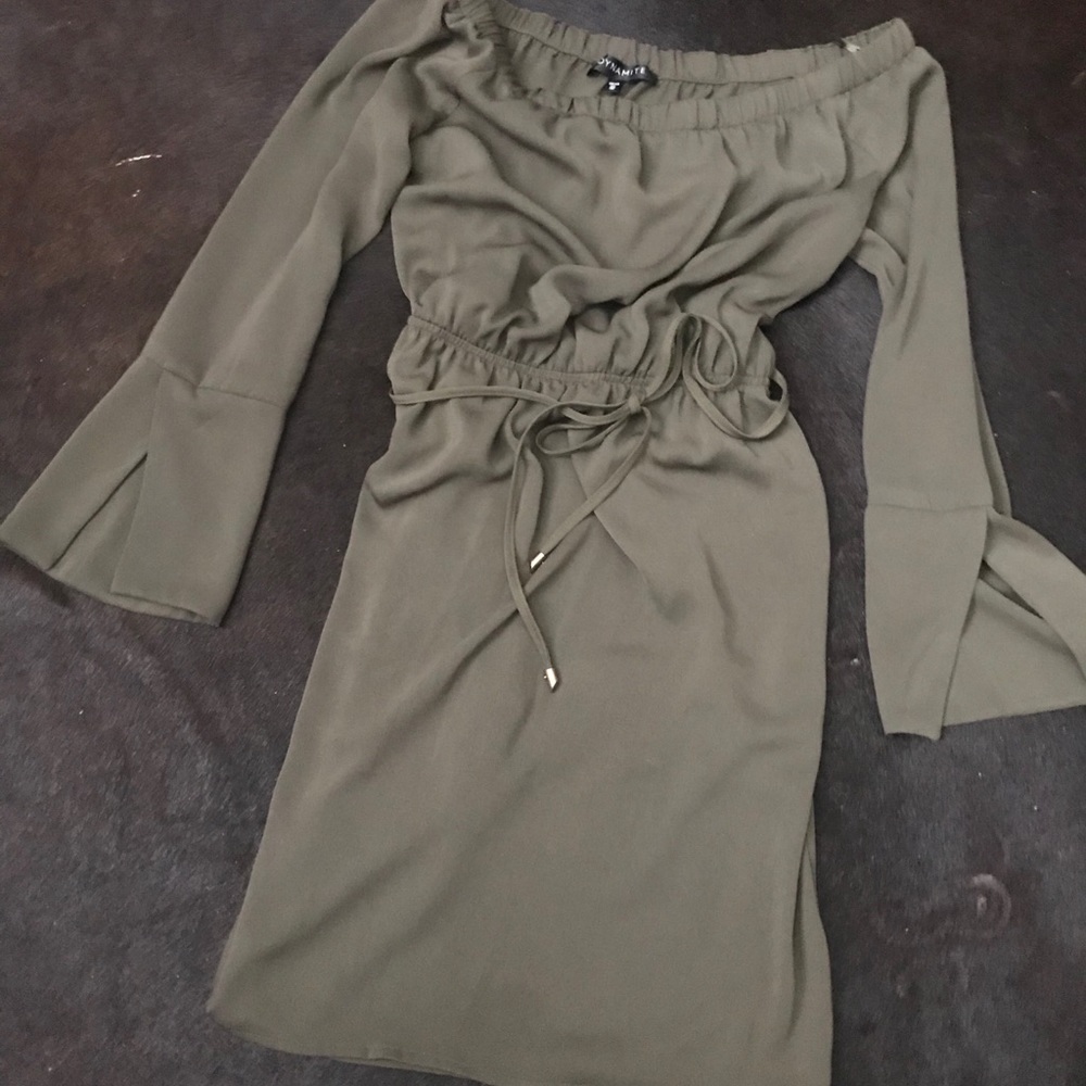 Off-the-shoulder Bell Sleeved Front Tied Dress Waist Cinched